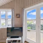 4 Person In Hemmet-by Traum Hemmet